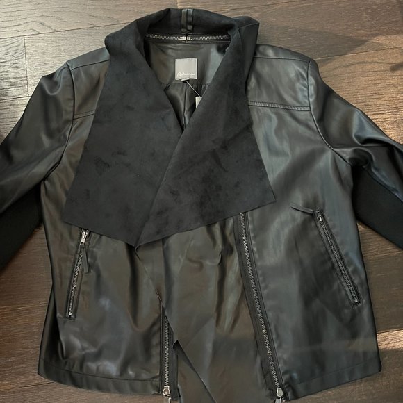 Reitmans black Faux leather blazer in XL - new with tags! - Picture 2 of 4